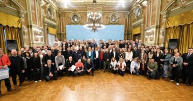 Kicillof reunió a la mitad de los intendentes de la Provincia con la presencia del Foro de Intendentes Radicales