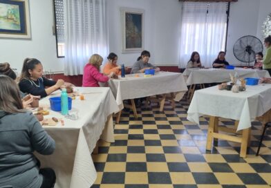 Avanzan los talleres municipales de cerámica en la ciudad de Rojas